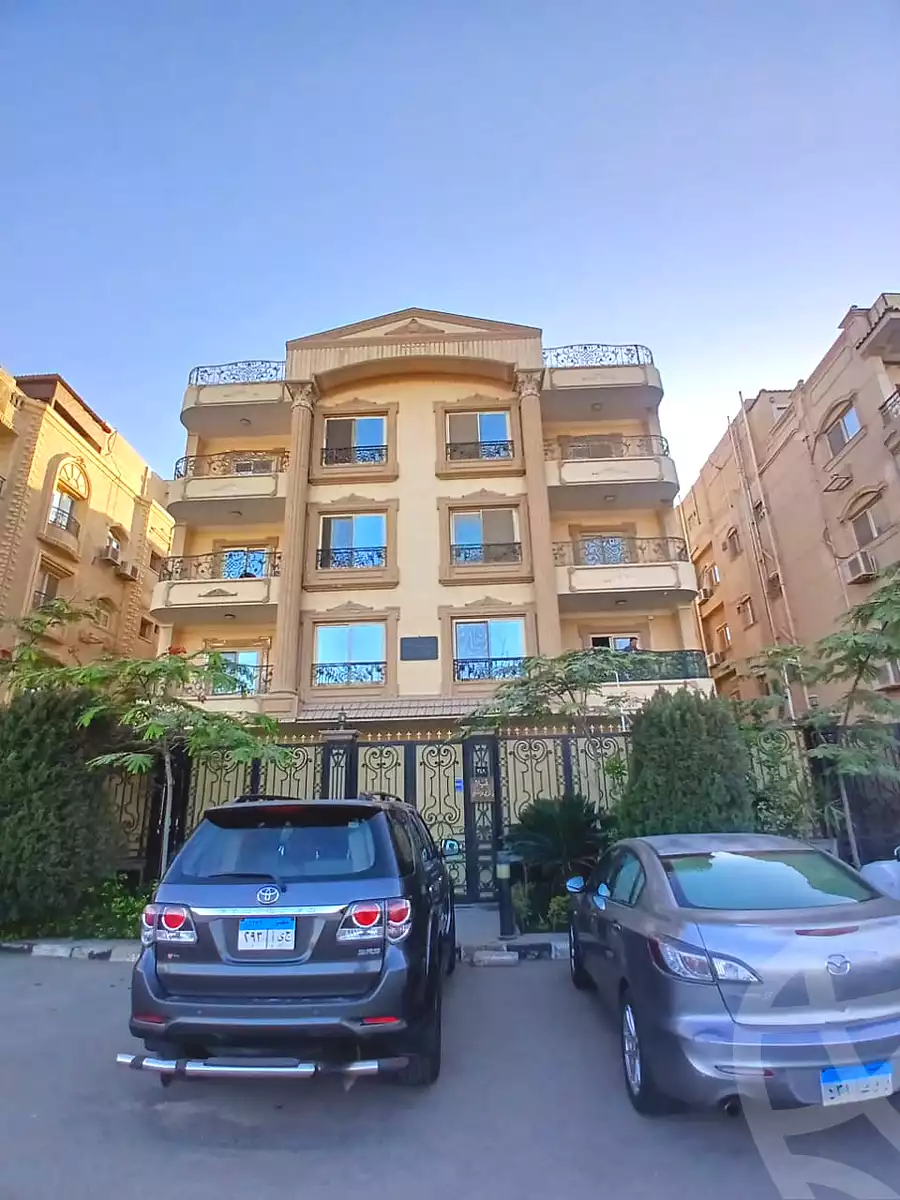 https://aqarmap.com.eg/ar/listing/6753171-for-sale-cairo-6th-of-october-el-hay-el-motamyz-fourth-touristic-village-amin-el-refae-st