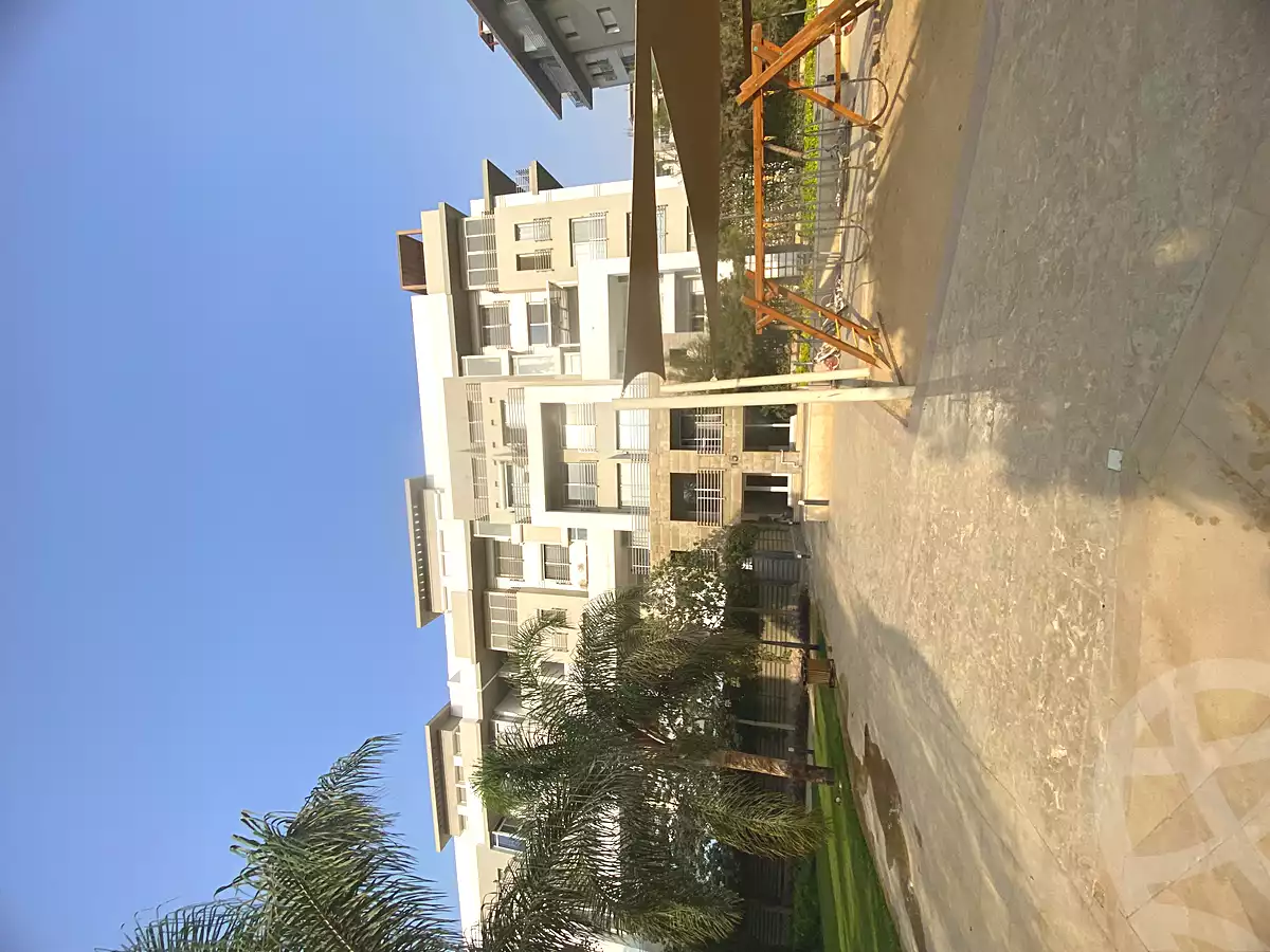 https://aqarmap.com.eg/ar/listing/6753631-for-sale-cairo-new-cairo-compounds-hyde-park-centre-ville-hyde-park