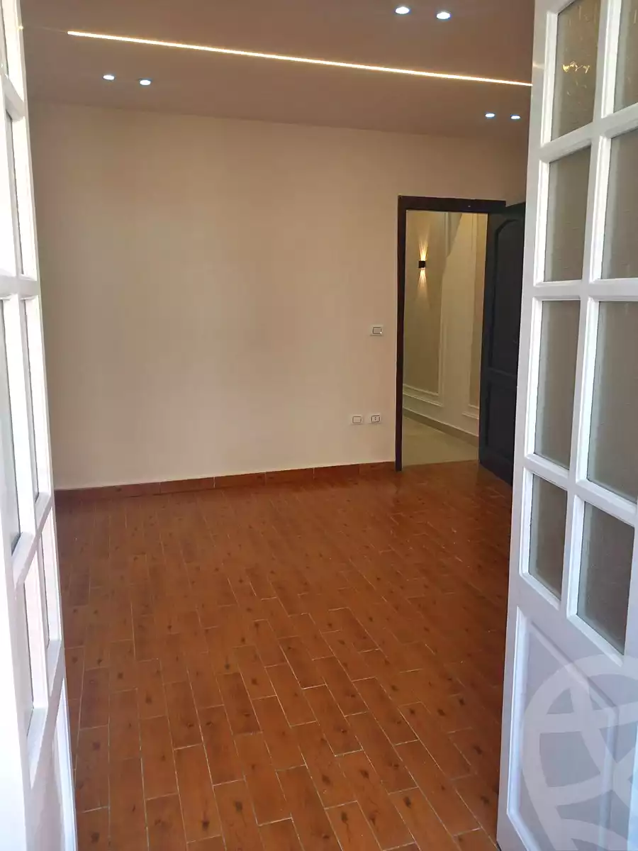 https://aqarmap.com.eg/ar/listing/6761328-for-sale-cairo-6th-of-october-el-ahyaa-neighborhood-2nd-generation-2000-st