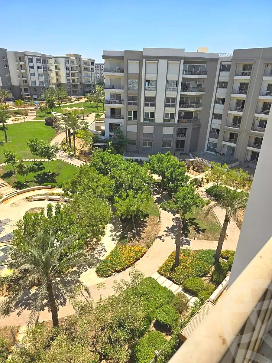 https://aqarmap.com.eg/ar/listing/6762331-for-sale-cairo-new-cairo-compounds-hyde-park-centre-ville-hyde-park
