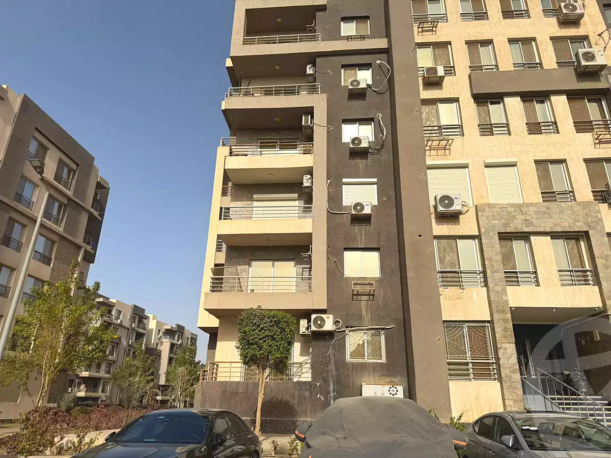 https://aqarmap.com.eg/en/listing/6763894-for-sale-cairo-el-sheikh-zayed-city-compounds-jn-1