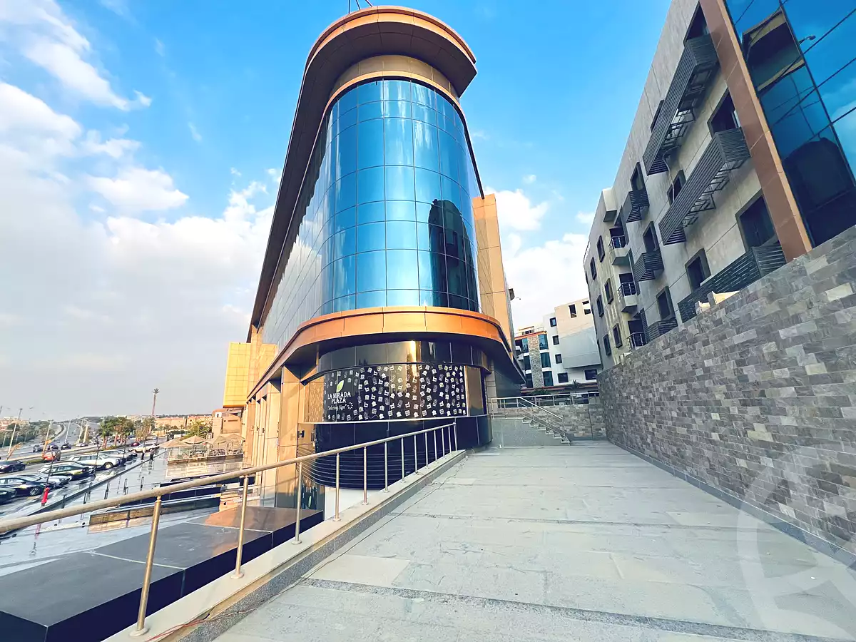 https://aqarmap.com.eg/ar/listing/6766469-for-rent-cairo-new-cairo-compounds-la-mirada-plaza-mall-grand-plaza