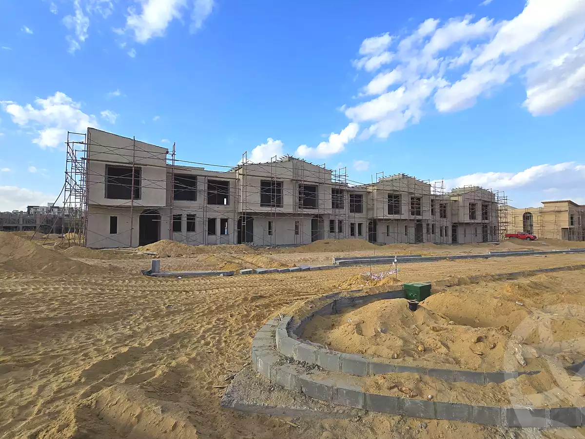 https://aqarmap.com.eg/ar/listing/6766537-for-sale-cairo-el-sheikh-zayed-city-compounds-kmbwnd-fyldj-wyst-dr-llttwyr