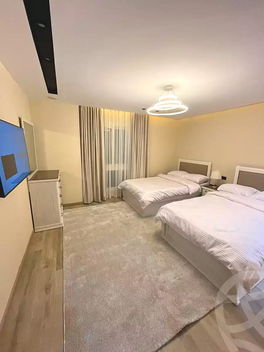 https://aqarmap.com.eg/ar/listing/6770048-for-sale-cairo-new-administrative-capital-r8-qamari-compound-new-event