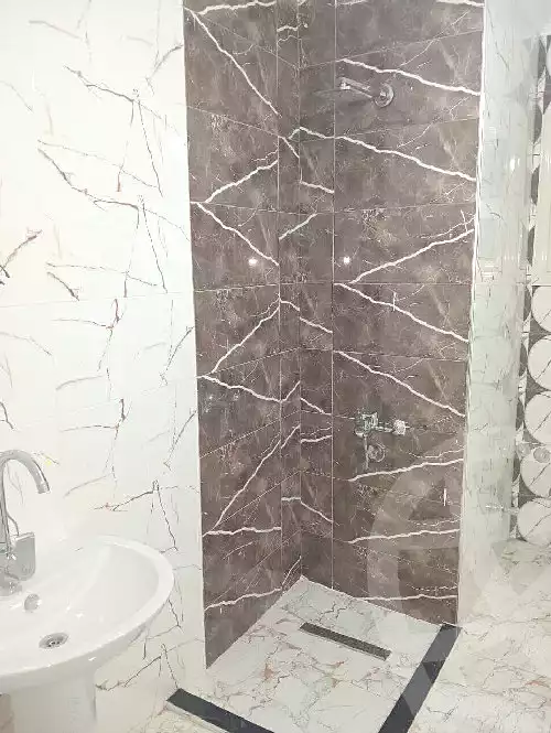 https://aqarmap.com.eg/ar/listing/6752083-for-rent-cairo-ain-shams-jsr-lswys