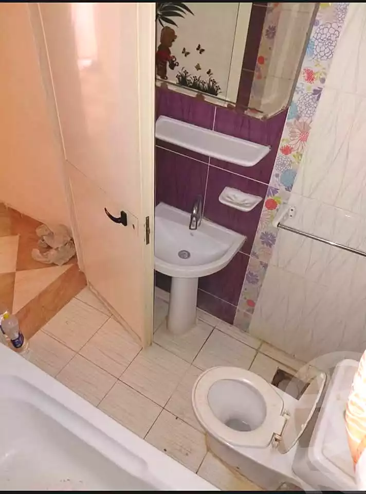 https://aqarmap.com.eg/ar/listing/6773929-for-sale-alexandria-moharram-bey-kanal-al-mahmoudeya-al-bahri-st