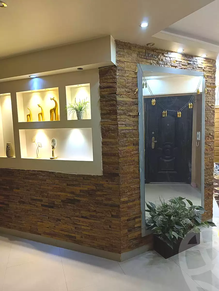 https://aqarmap.com.eg/ar/listing/6779228-for-sale-cairo-helwan-helwan-el-sharkeya-khesro-basha-st