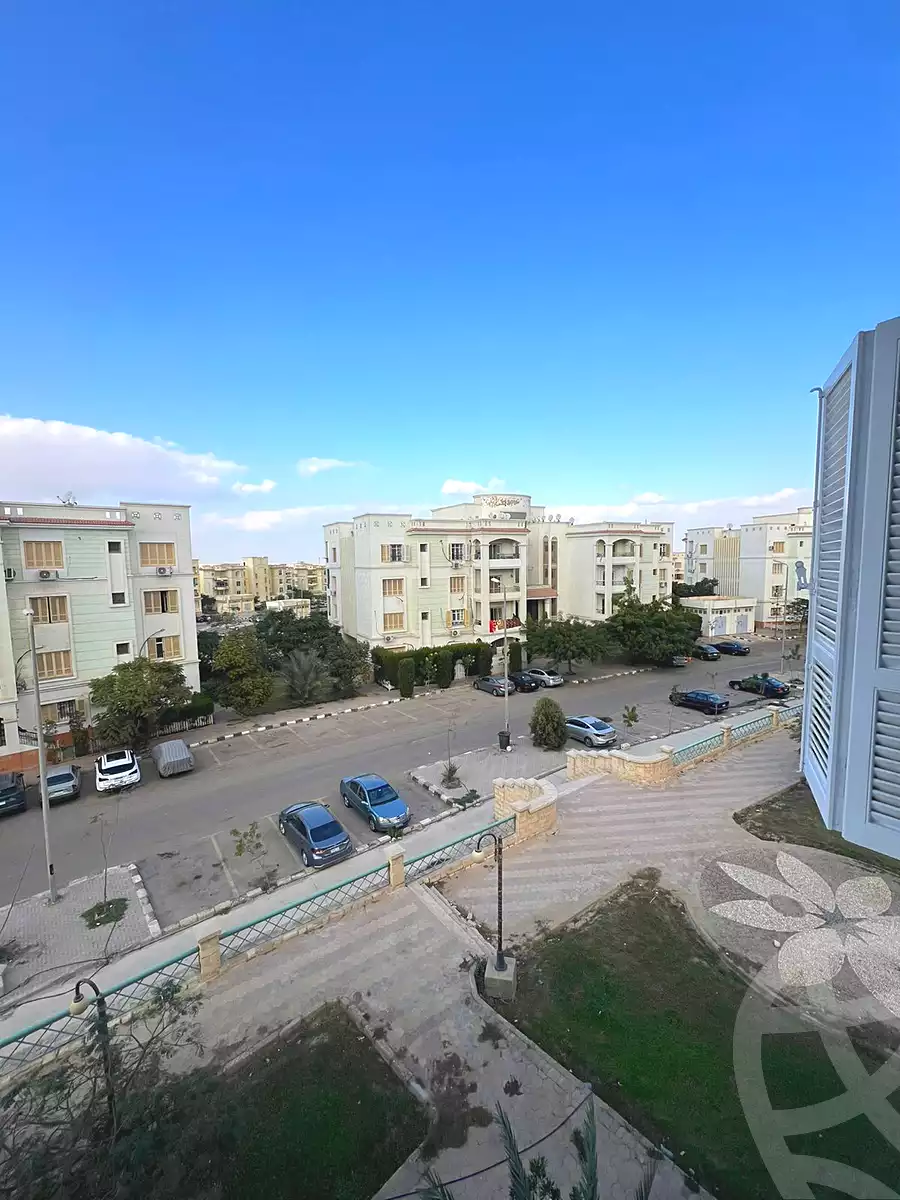 https://aqarmap.com.eg/ar/listing/6780259-for-sale-cairo-el-sheikh-zayed-city-compounds-el-khamayel