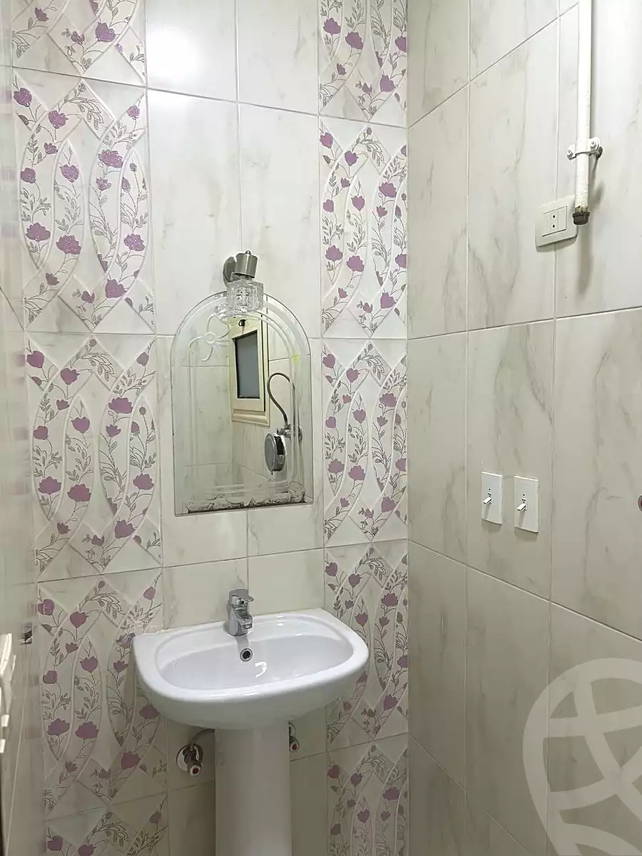 https://aqarmap.com.eg/ar/listing/6780566-for-rent-cairo-6th-of-october-el-hay-el-motamyz-el-motamayez-neighborhood-abd-el-moneim-riad-st