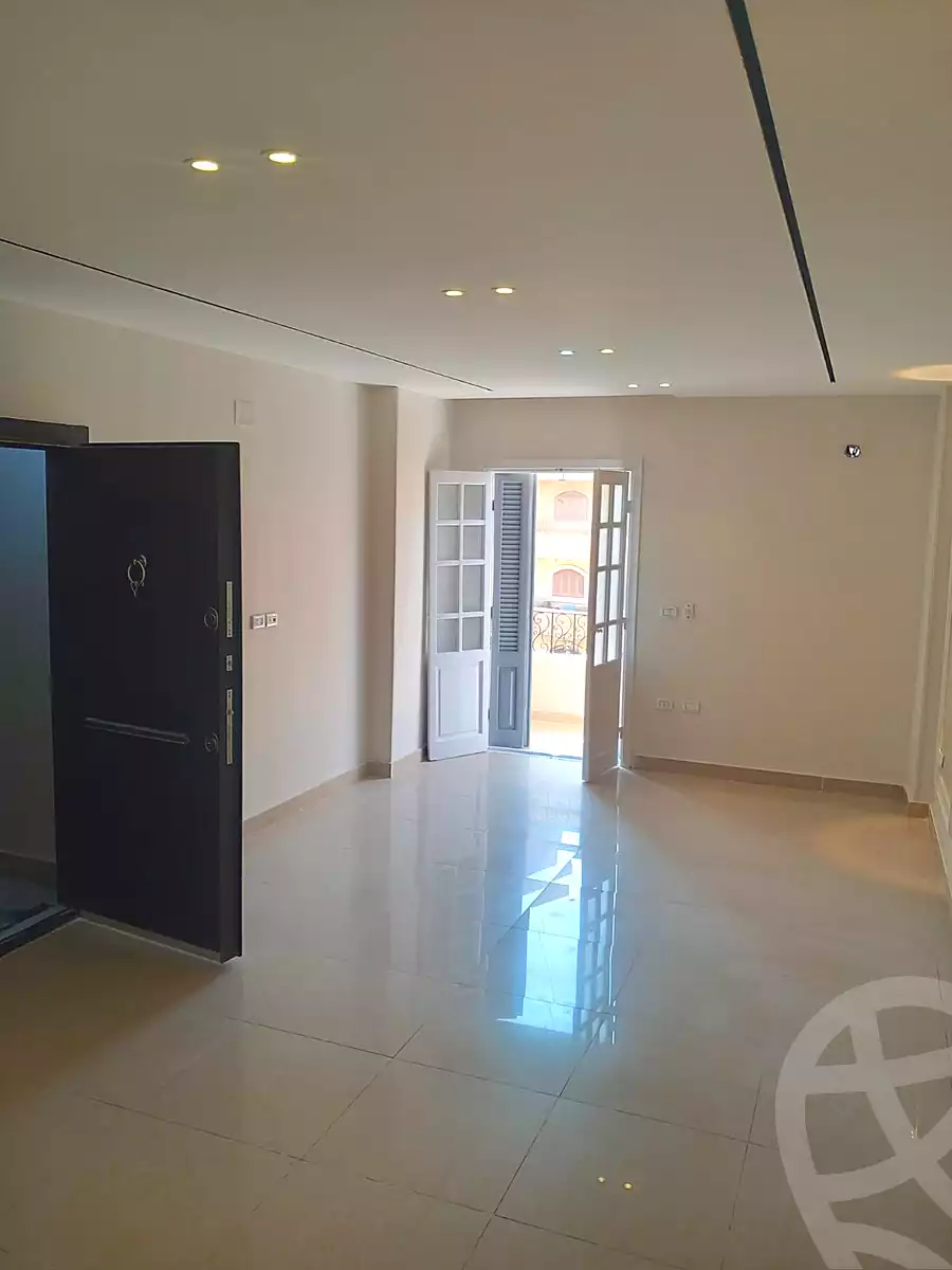 https://aqarmap.com.eg/ar/listing/6781173-for-sale-cairo-6th-of-october-el-ahyaa-neighborhood-2nd-divided-from-al-kafrawei-st