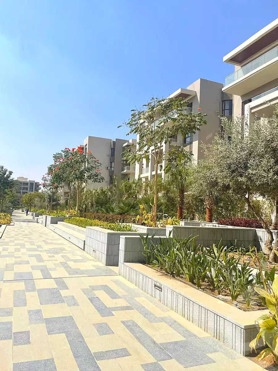https://aqarmap.com.eg/ar/listing/6781763-for-sale-cairo-new-cairo-compounds-hyde-park-centre-ville-hyde-park