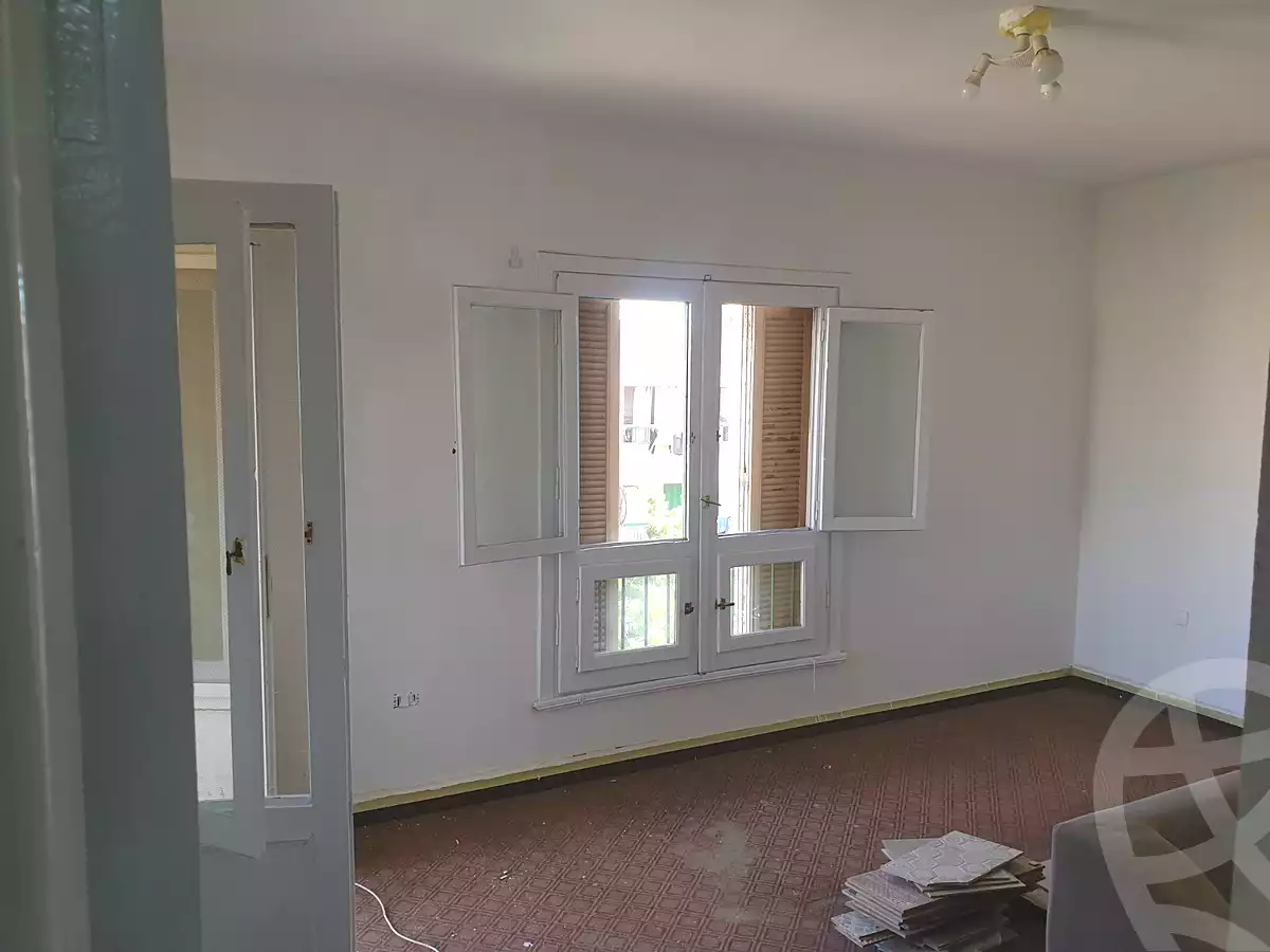 https://aqarmap.com.eg/ar/listing/6782142-for-sale-cairo-el-sheikh-zayed-city-el-hay-elawel-street-10