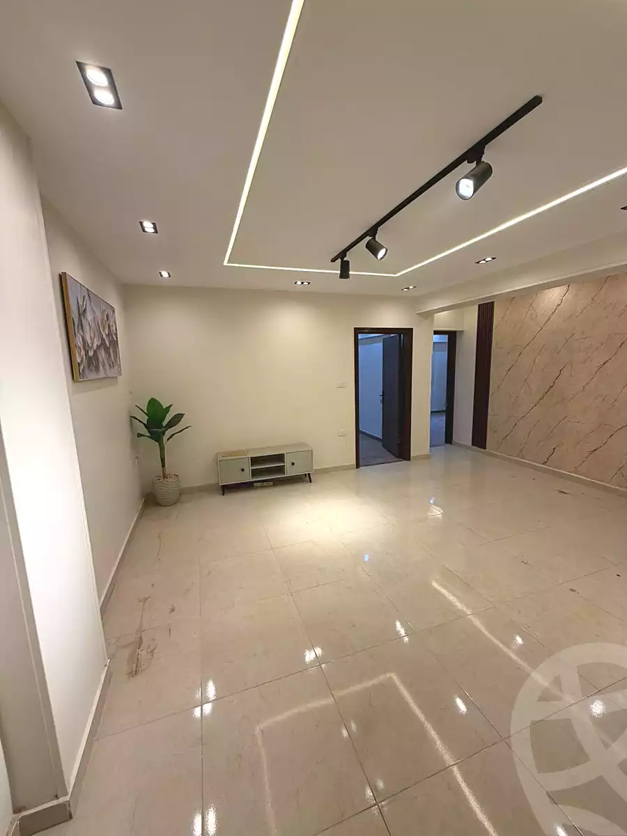 https://aqarmap.com.eg/ar/listing/6783608-for-sale-cairo-6th-of-october-el-ahyaa-neighborhood-3rd-al-hay-al-thalith-st