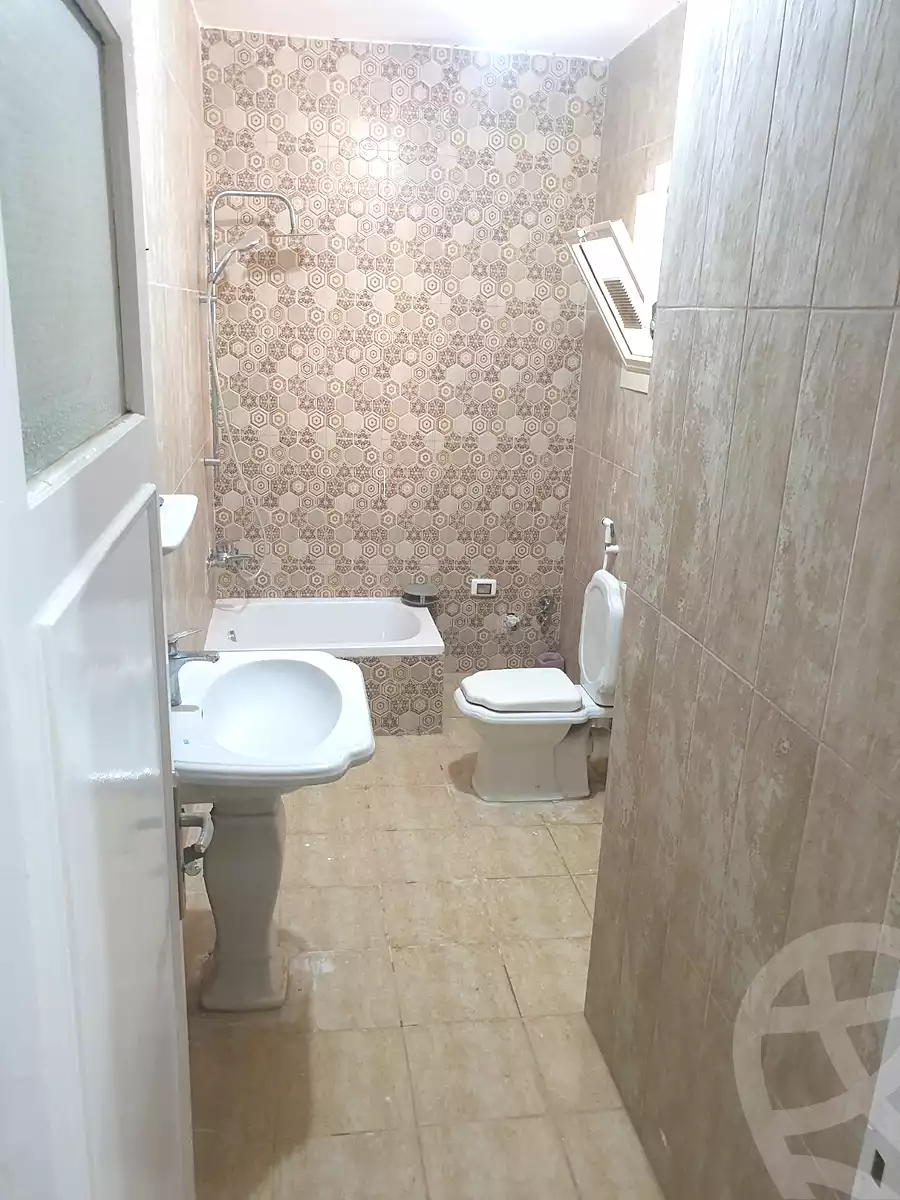 https://aqarmap.com.eg/ar/listing/6783654-for-sale-cairo-el-sheikh-zayed-city-el-hay-elawel-street-10