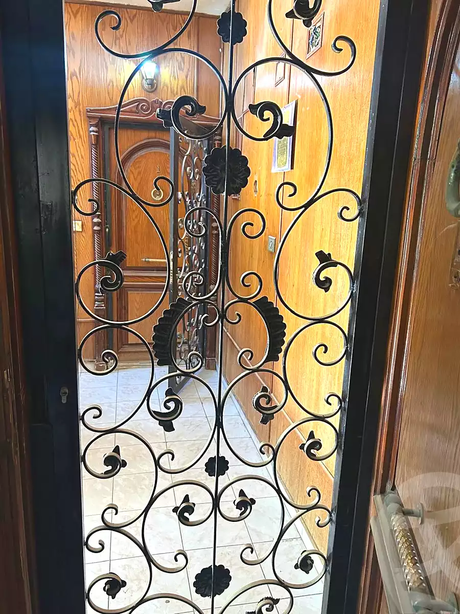 https://aqarmap.com.eg/ar/listing/6783669-for-sale-cairo-6th-of-october-el-ahyaa-neighborhood-1st-eighth-neighborhood