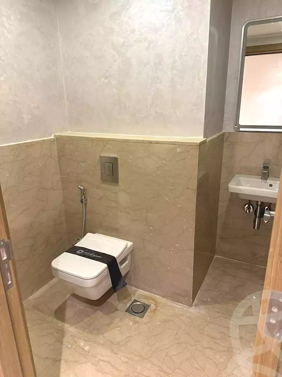 https://aqarmap.com.eg/ar/listing/6784897-for-sale-cairo-el-sheikh-zayed-city-compounds-zyd-wr-llttwyr-z-tower