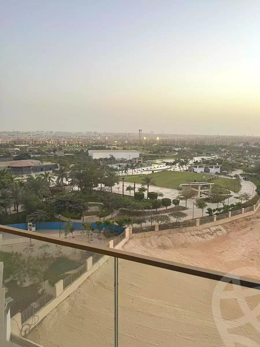 https://aqarmap.com.eg/ar/listing/6784897-for-sale-cairo-el-sheikh-zayed-city-compounds-zyd-wr-llttwyr-z-tower