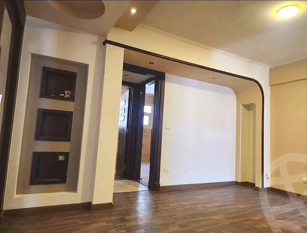 https://aqarmap.com.eg/ar/listing/6785901-for-sale-alexandria-moharram-bey