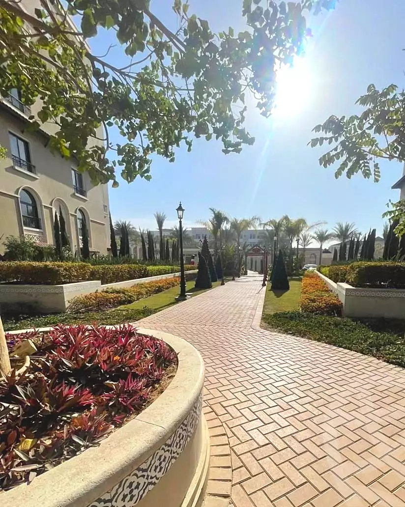 https://aqarmap.com.eg/ar/listing/6788025-for-rent-cairo-el-sheikh-zayed-city-compounds-kmbwnd-fyldj-wyst-dr-llttwyr