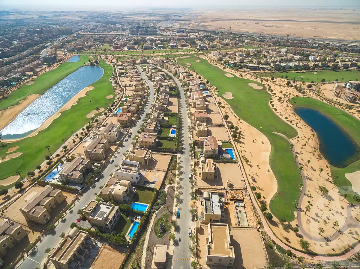https://aqarmap.com.eg/ar/listing/6790569-for-sale-cairo-el-sheikh-zayed-city-compounds-kmbwnd-ljry-swdyk