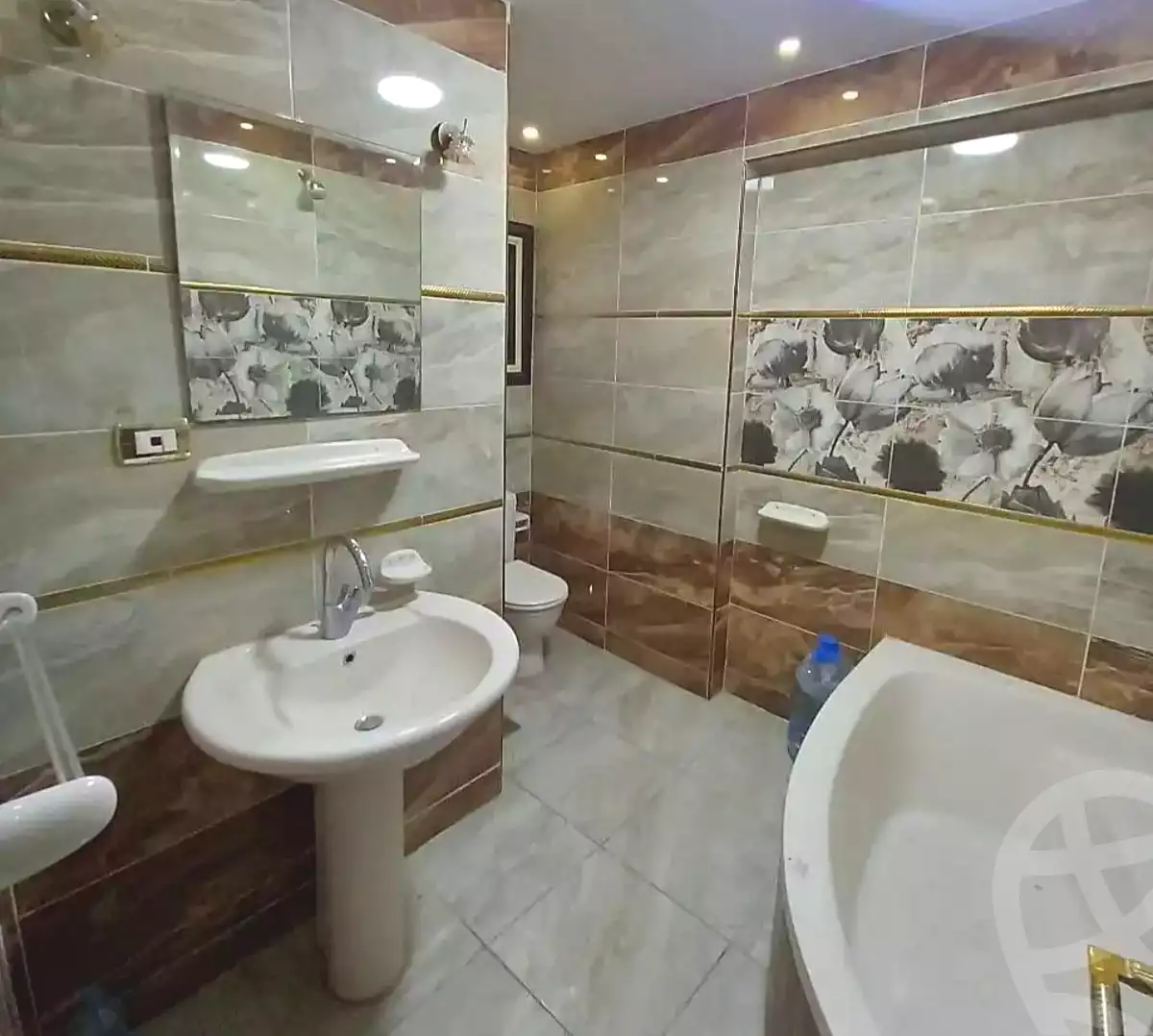 https://aqarmap.com.eg/ar/listing/6792592-for-sale-alexandria-l-jmy-lbytsh