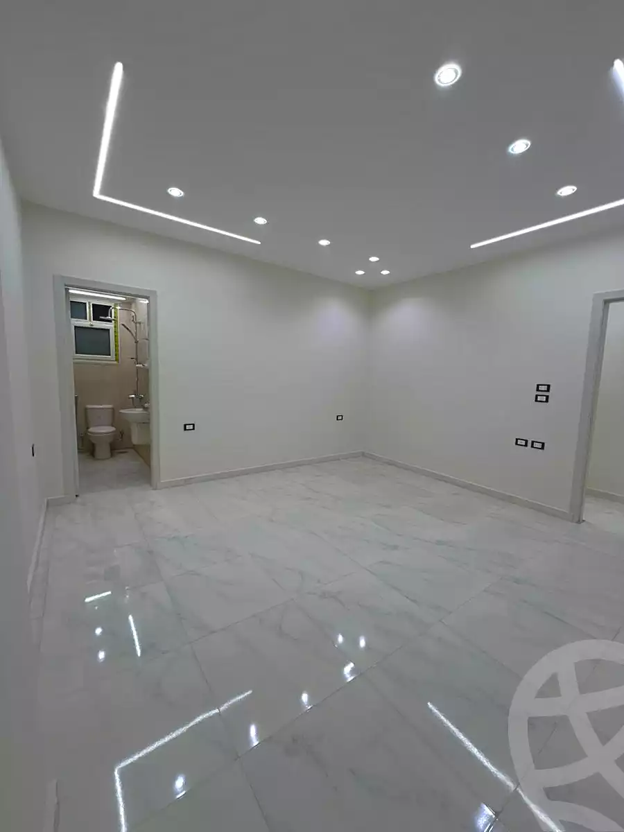 https://aqarmap.com.eg/ar/listing/6795111-for-sale-cairo-6th-of-october-el-ahyaa-neighborhood-3rd-al-hay-al-thalith-st