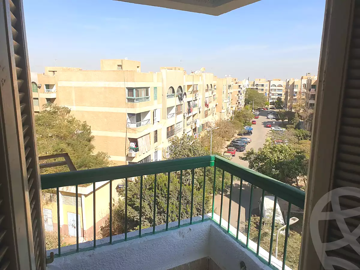 https://aqarmap.com.eg/en/listing/6796473-for-sale-cairo-6th-of-october-el-ahyaa-neighborhood-1st-al-maahad