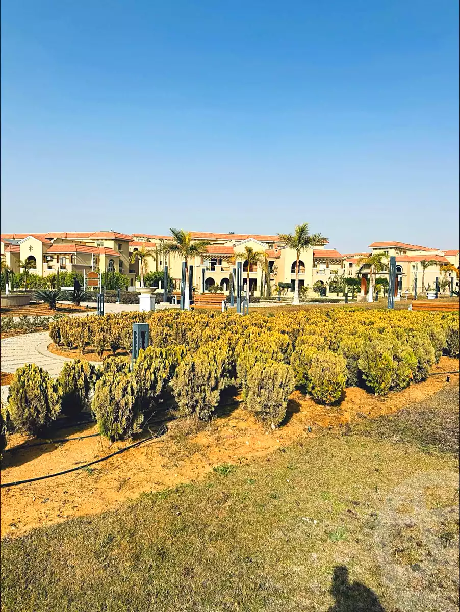 https://aqarmap.com.eg/ar/listing/6799192-for-sale-cairo-el-shorouk-compounds-yfy-ryzydns