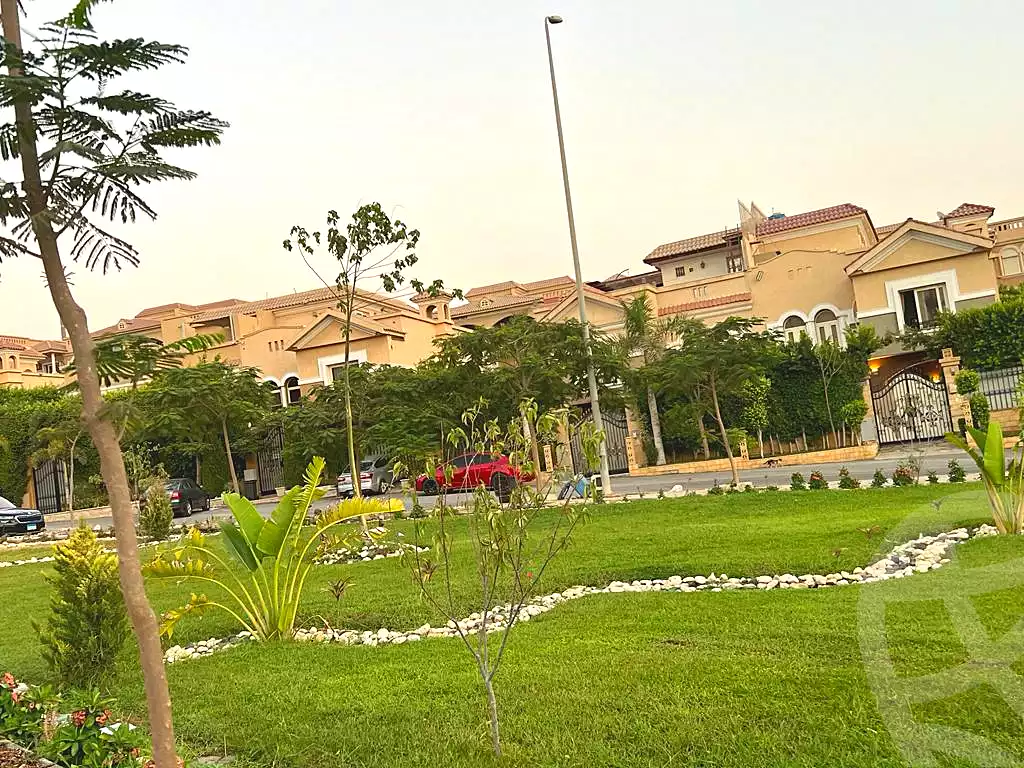 https://aqarmap.com.eg/en/listing/6799350-for-sale-cairo-el-sheikh-zayed-city-compounds-el-khamayel