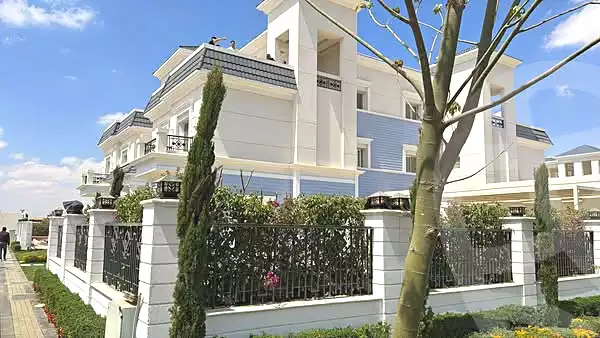 https://aqarmap.com.eg/en/listing/6799516-for-sale-cairo-new-cairo-compounds-mountain-view1-1-compound