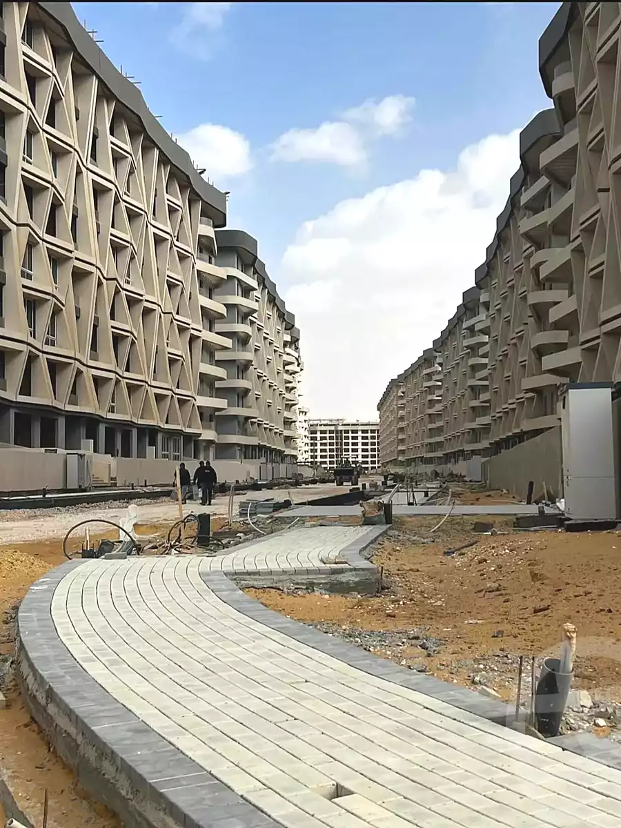 https://aqarmap.com.eg/ar/listing/6800251-for-sale-cairo-new-administrative-capital-r7-midtown-condo