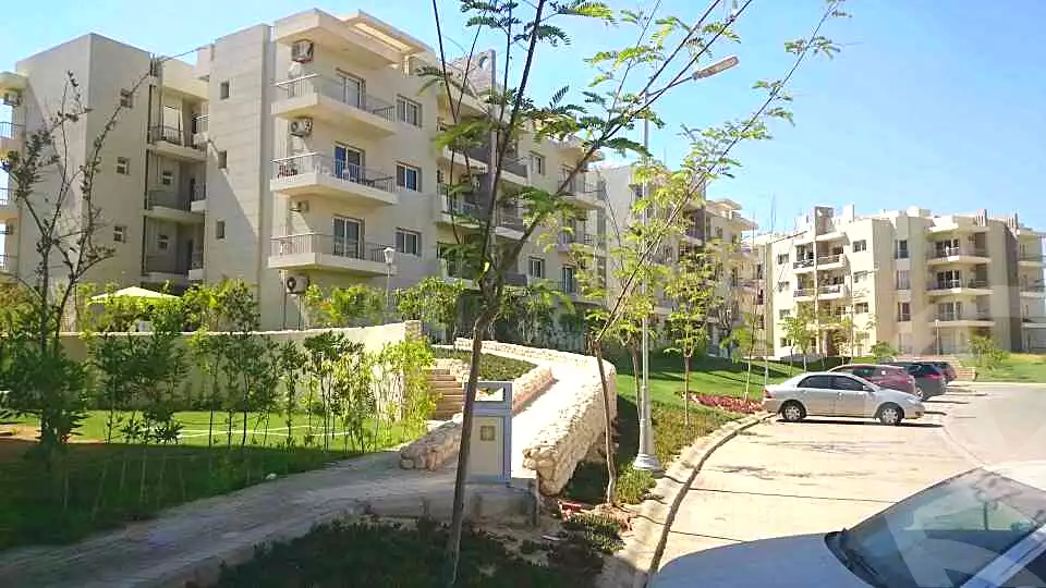 https://aqarmap.com.eg/en/listing/6800645-for-sale-cairo-el-sheikh-zayed-city-compounds-dh-drys