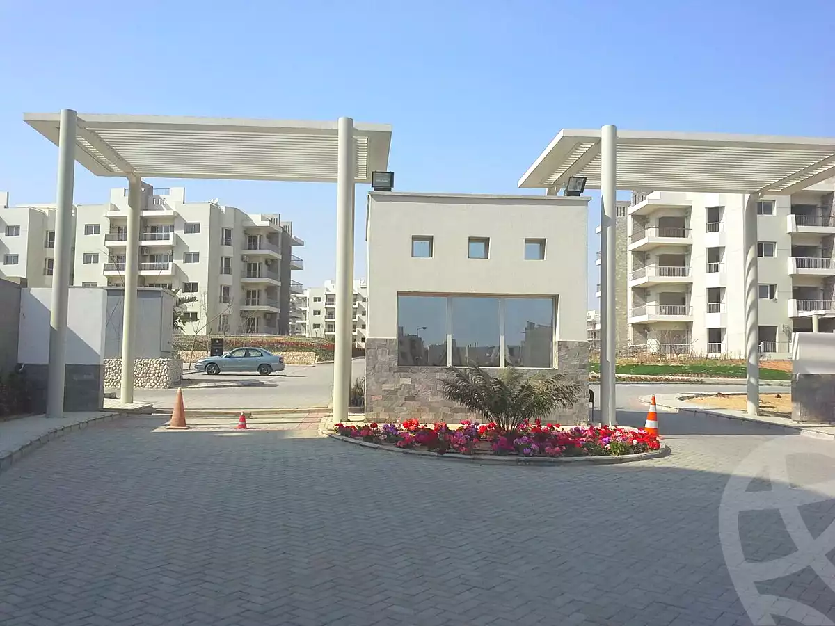 https://aqarmap.com.eg/ar/listing/6800720-for-sale-cairo-el-sheikh-zayed-city-compounds-dh-drys