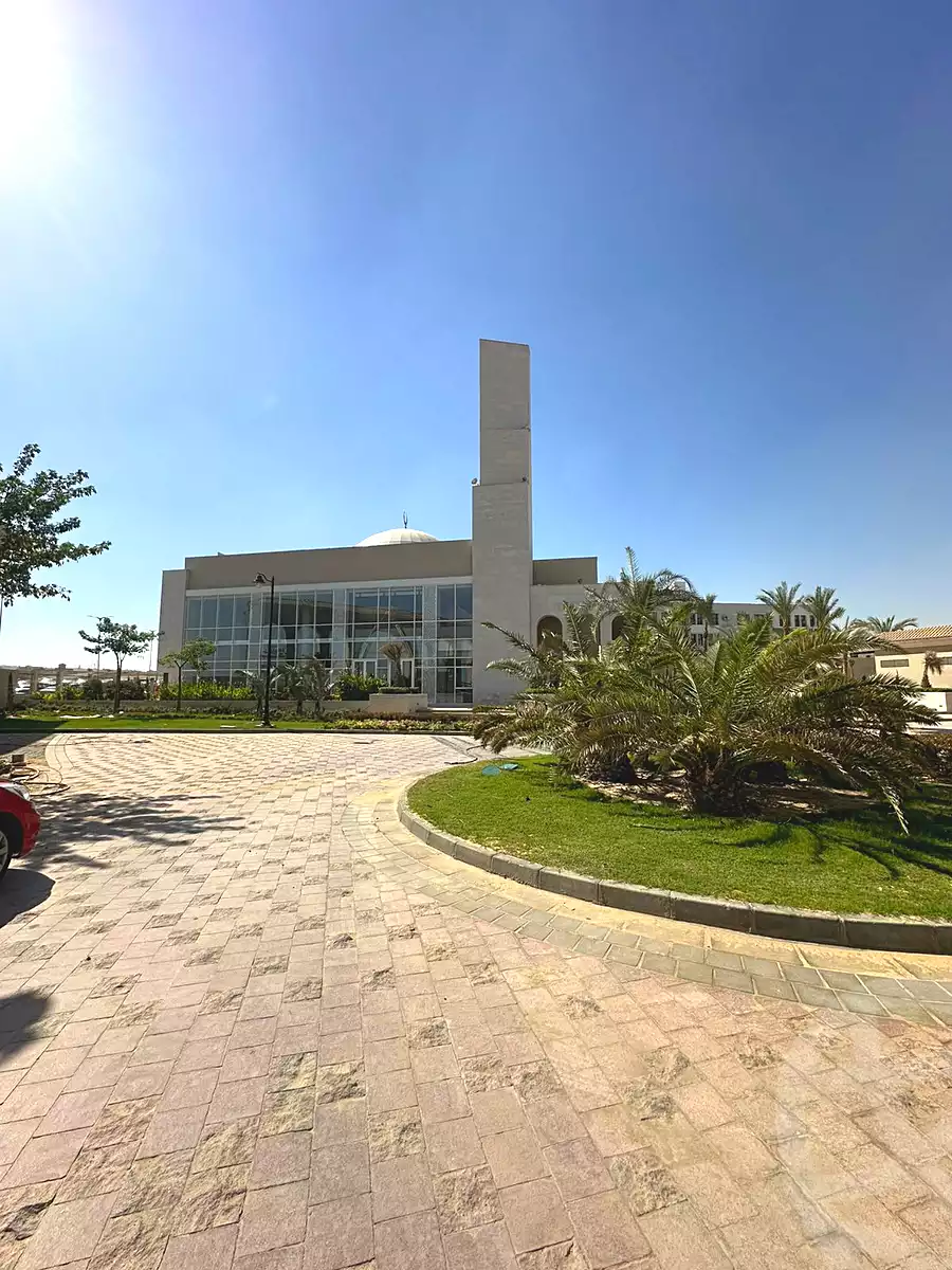https://aqarmap.com.eg/ar/listing/6800879-for-sale-cairo-el-sheikh-zayed-city-compounds-kmbwnd-fyldj-wyst-dr-llttwyr