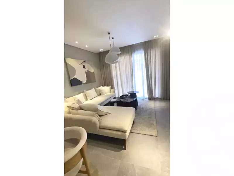 https://aqarmap.com.eg/ar/listing/6801181-for-sale-cairo-el-sheikh-zayed-city-compounds-kmbwnd-fyldj-wyst-dr-llttwyr