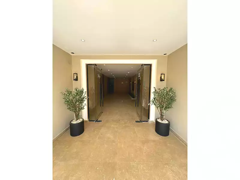 https://aqarmap.com.eg/ar/listing/6801289-for-sale-cairo-el-sheikh-zayed-city-compounds-kmbwnd-fyldj-wyst-dr-llttwyr