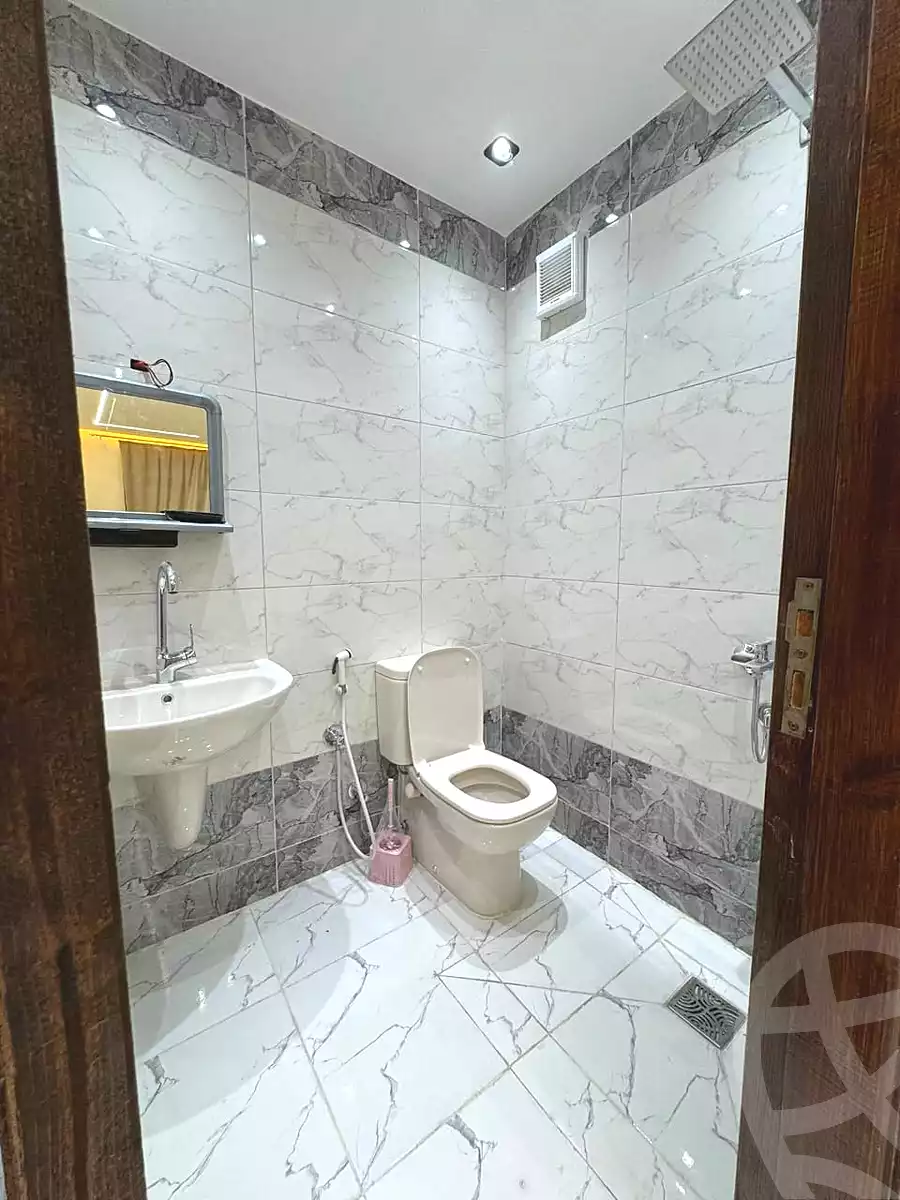 https://aqarmap.com.eg/ar/listing/6802860-for-rent-cairo-6th-of-october-el-ahyaa-neighborhood-1st-sixth-neighborhood