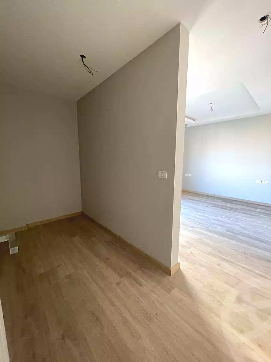 https://aqarmap.com.eg/ar/listing/6803485-for-rent-cairo-el-sheikh-zayed-city-compounds-kmbwnd-fyldj-wyst-dr-llttwyr