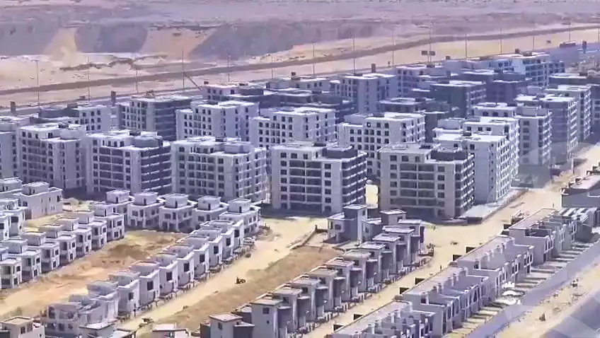 https://aqarmap.com.eg/ar/listing/6803371-for-sale-cairo-new-cairo-compounds-kmbwnd-kryk-twn-il-cazar