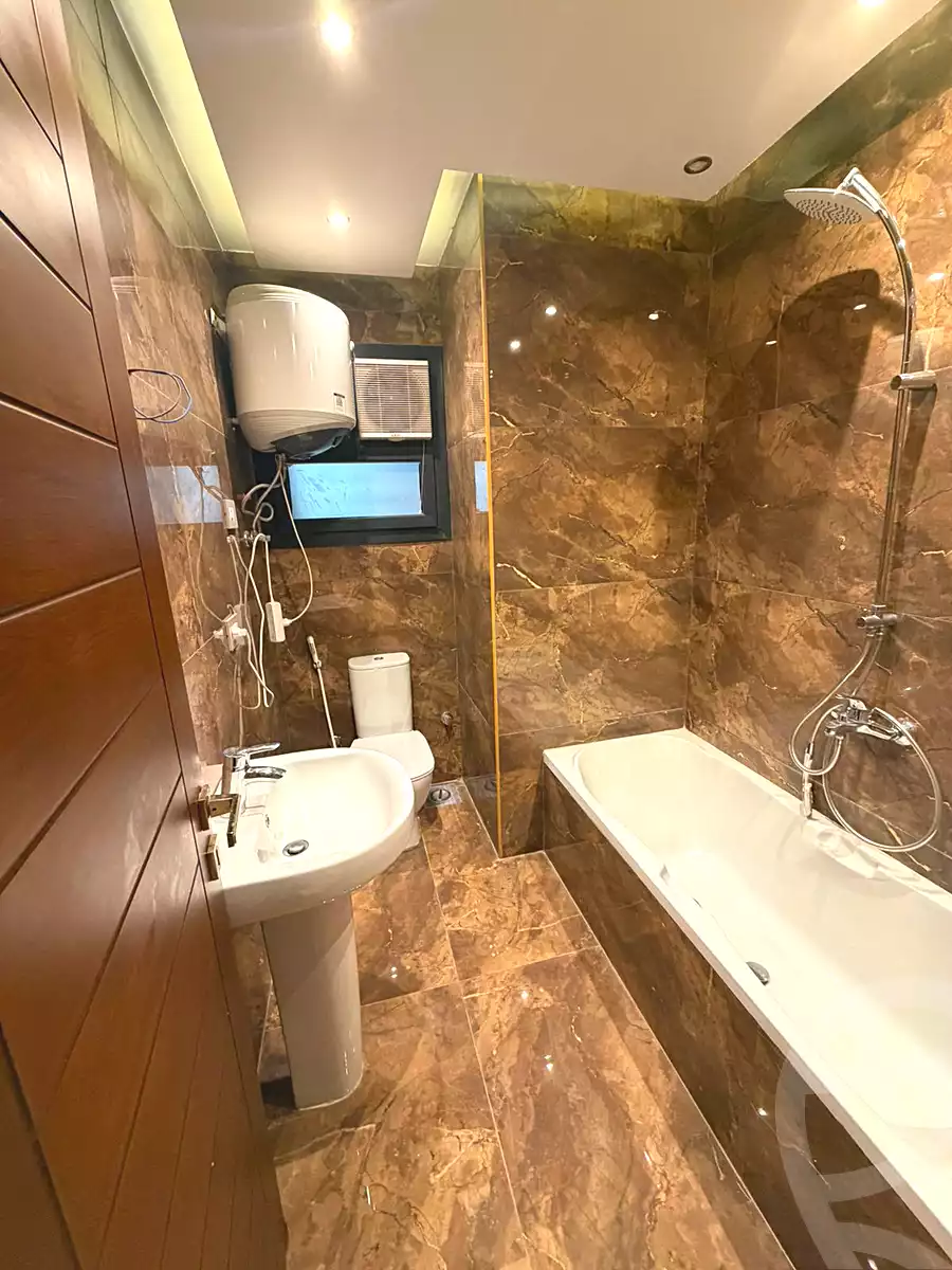 https://aqarmap.com.eg/ar/listing/6802819-for-rent-cairo-new-cairo-compounds-azad