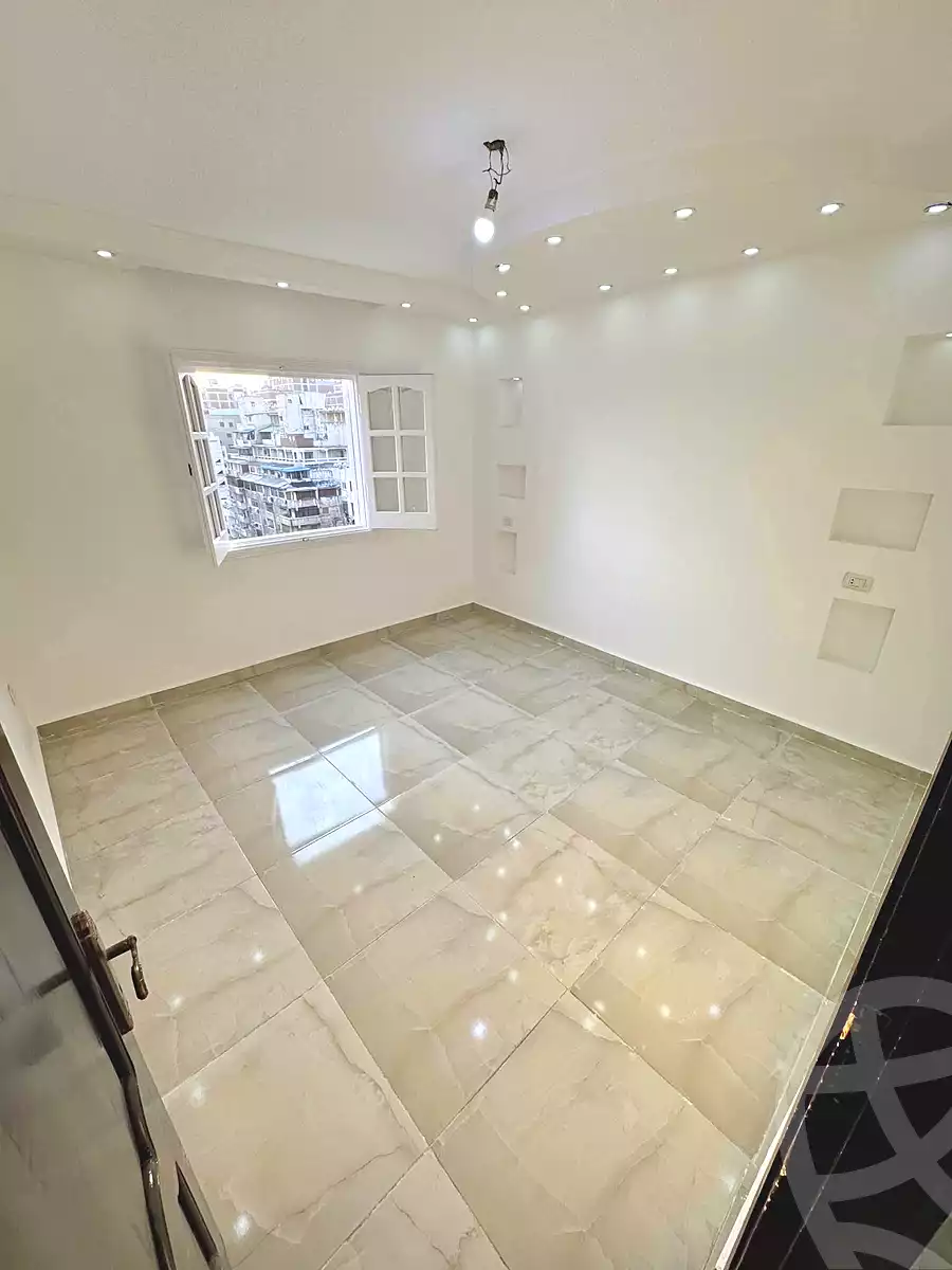 https://aqarmap.com.eg/ar/listing/6804494-for-sale-alexandria-sydy-bshr-sydy-bshr-bhry-gamal-abd-el-nasir-st