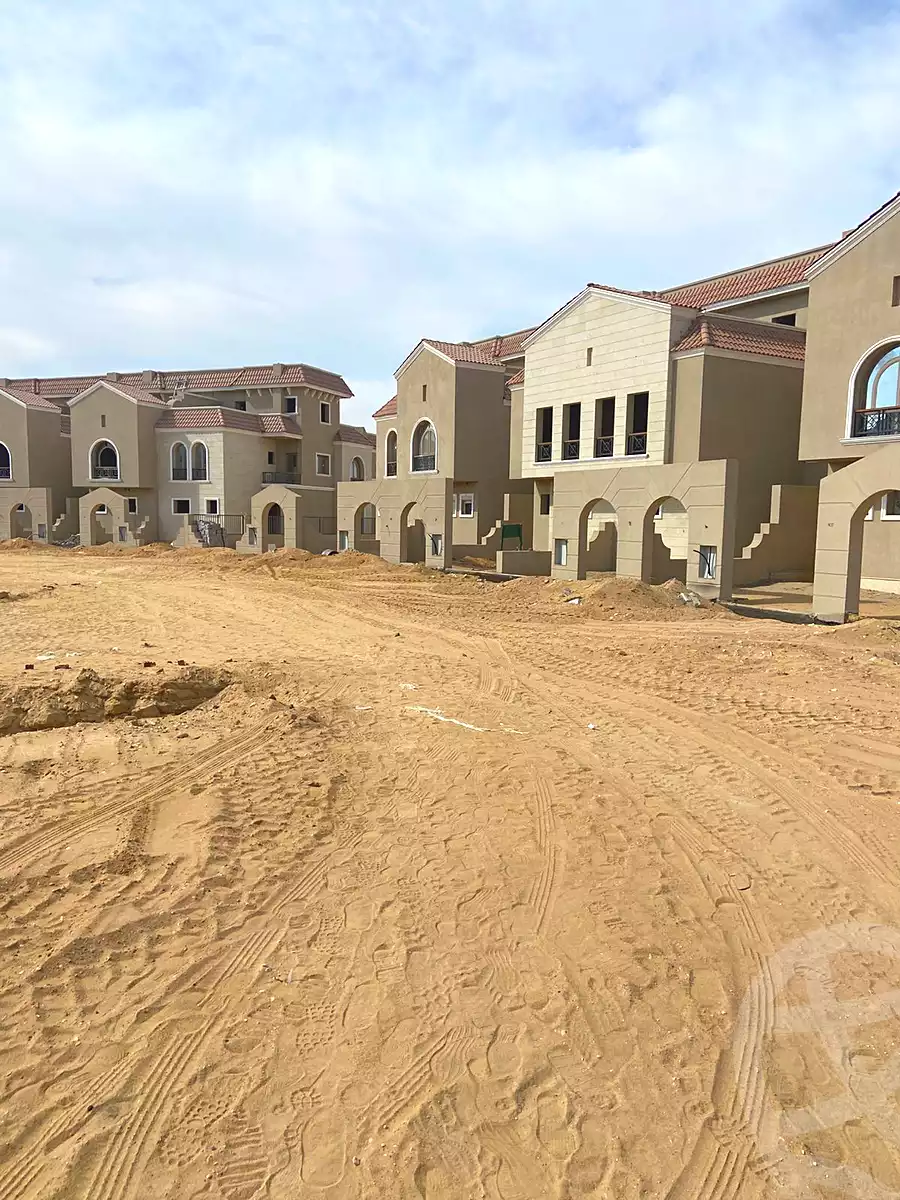 https://aqarmap.com.eg/ar/listing/6805476-for-sale-cairo-el-shorouk-compounds-yfy-ryzydns