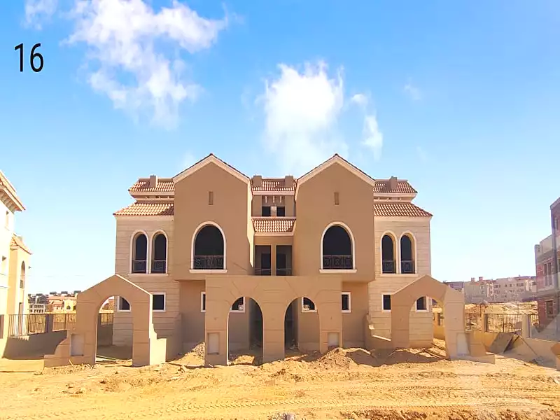 https://aqarmap.com.eg/ar/listing/6805627-for-sale-cairo-el-shorouk-compounds-yfy-ryzydns