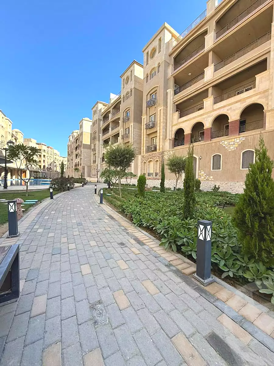 https://aqarmap.com.eg/ar/listing/6806625-for-sale-cairo-new-cairo-compounds-rock-vera-compound