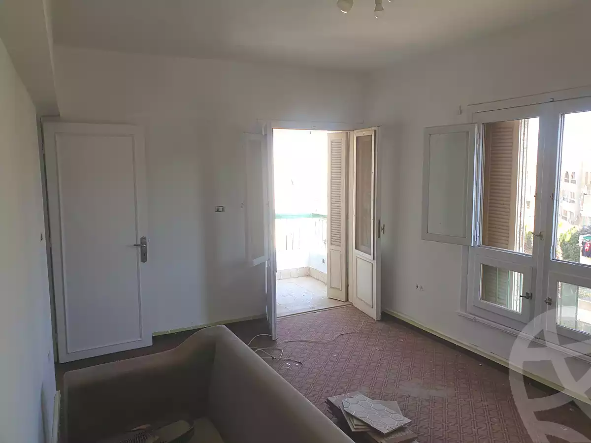 https://aqarmap.com.eg/ar/listing/6806818-for-sale-cairo-el-sheikh-zayed-city-el-hay-elawel-street-10