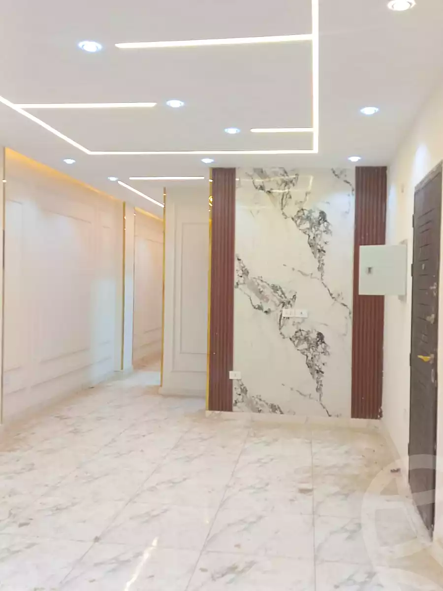 https://aqarmap.com.eg/ar/listing/6806943-for-sale-cairo-6th-of-october-el-ahyaa-neighborhood-3rd-al-hay-al-thalith-st