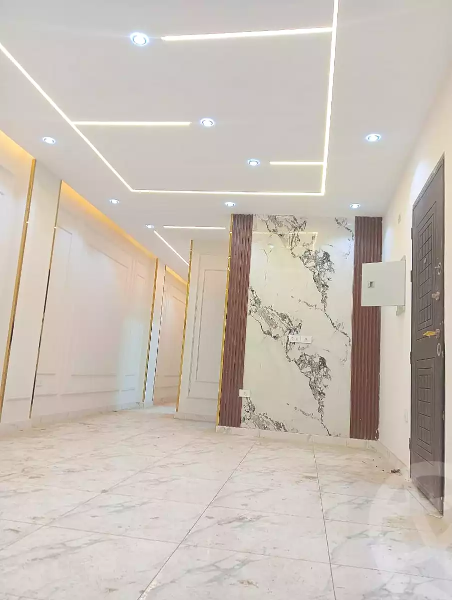 https://aqarmap.com.eg/ar/listing/6806943-for-sale-cairo-6th-of-october-el-ahyaa-neighborhood-3rd-al-hay-al-thalith-st