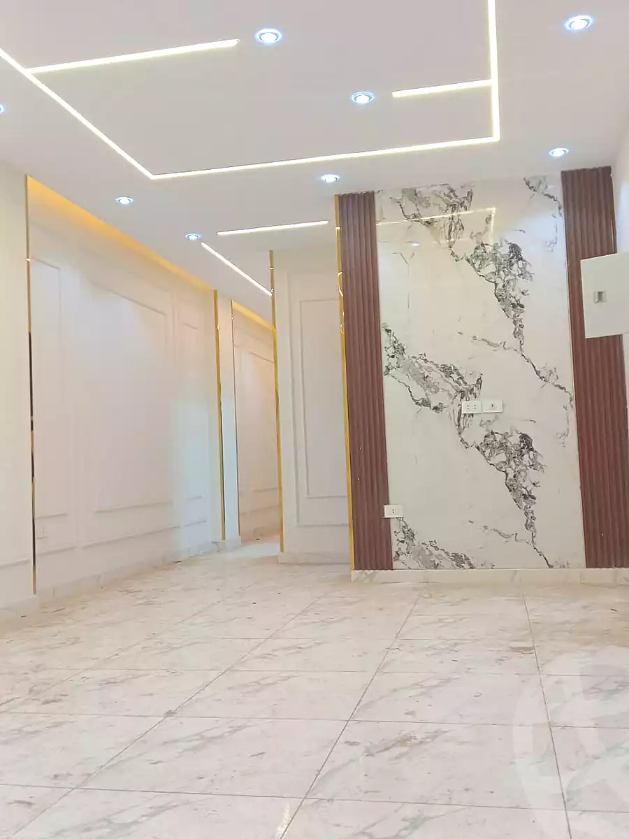 https://aqarmap.com.eg/ar/listing/6806943-for-sale-cairo-6th-of-october-el-ahyaa-neighborhood-3rd-al-hay-al-thalith-st