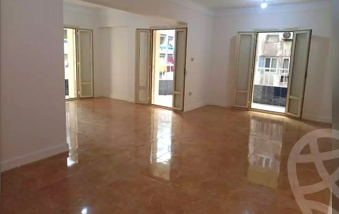 https://aqarmap.com.eg/ar/listing/6807338-for-sale-alexandria-el-asafra-l-sfr-bhry
