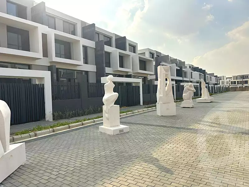 https://aqarmap.com.eg/ar/listing/6808189-for-sale-cairo-new-cairo-compounds-el-patio-town-compound-la-vista